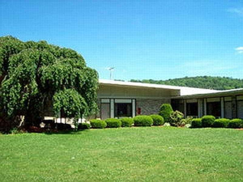 Travelodge By Wyndham Bedford Exterior photo