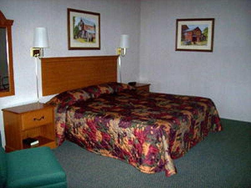 Travelodge By Wyndham Bedford Room photo